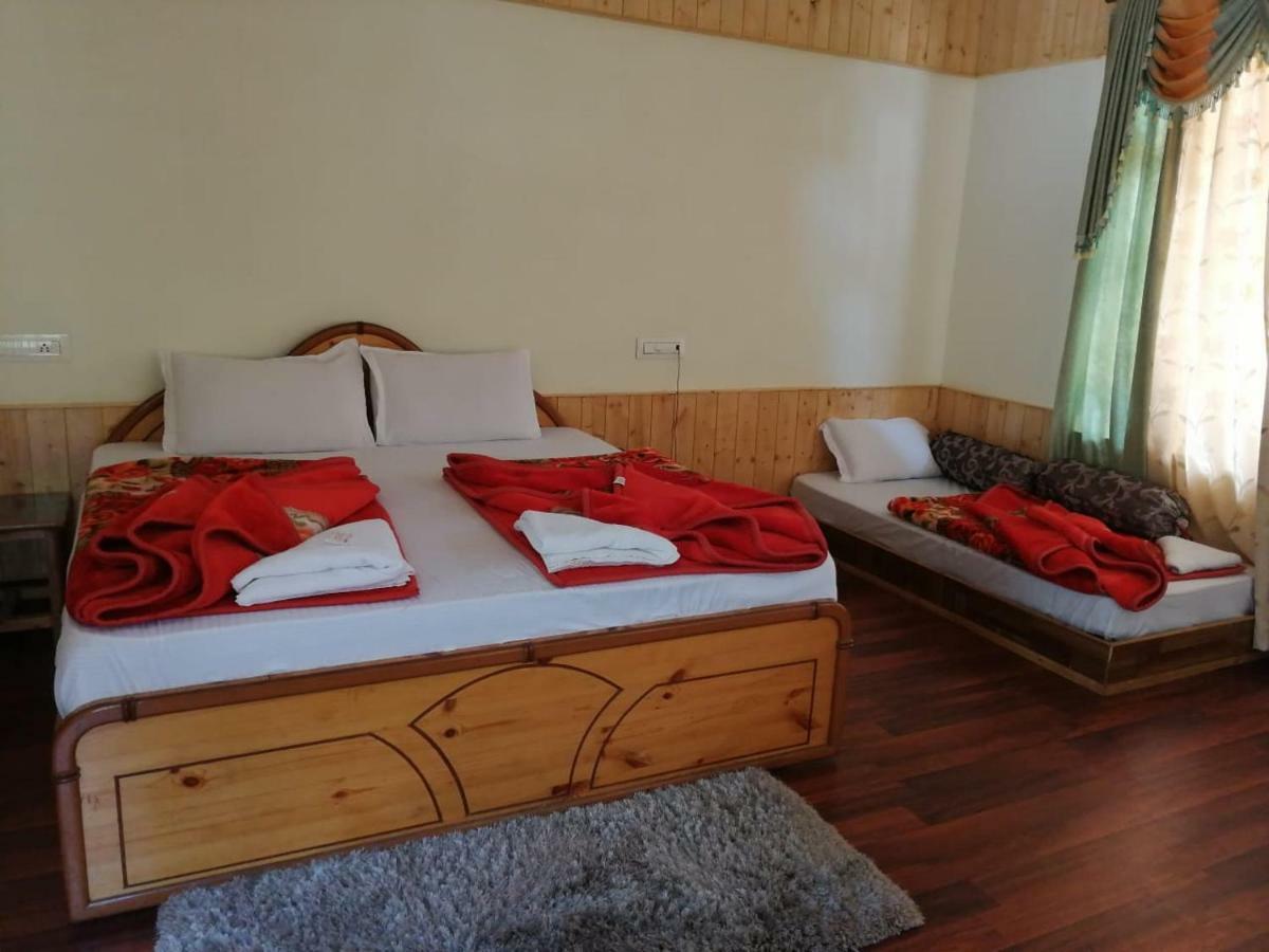 The White House Hotel Kasol Kültér fotó