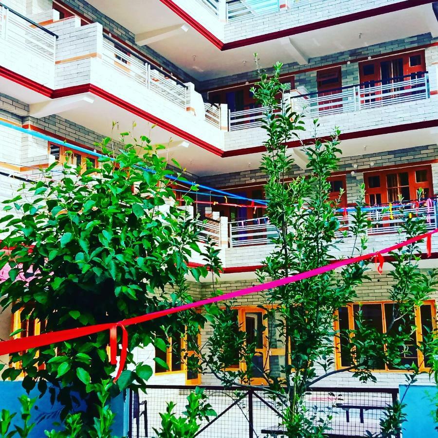 The White House Hotel Kasol Kültér fotó